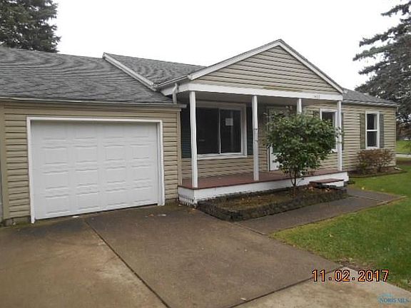 2nd image of 1002 Lakehurst Dr