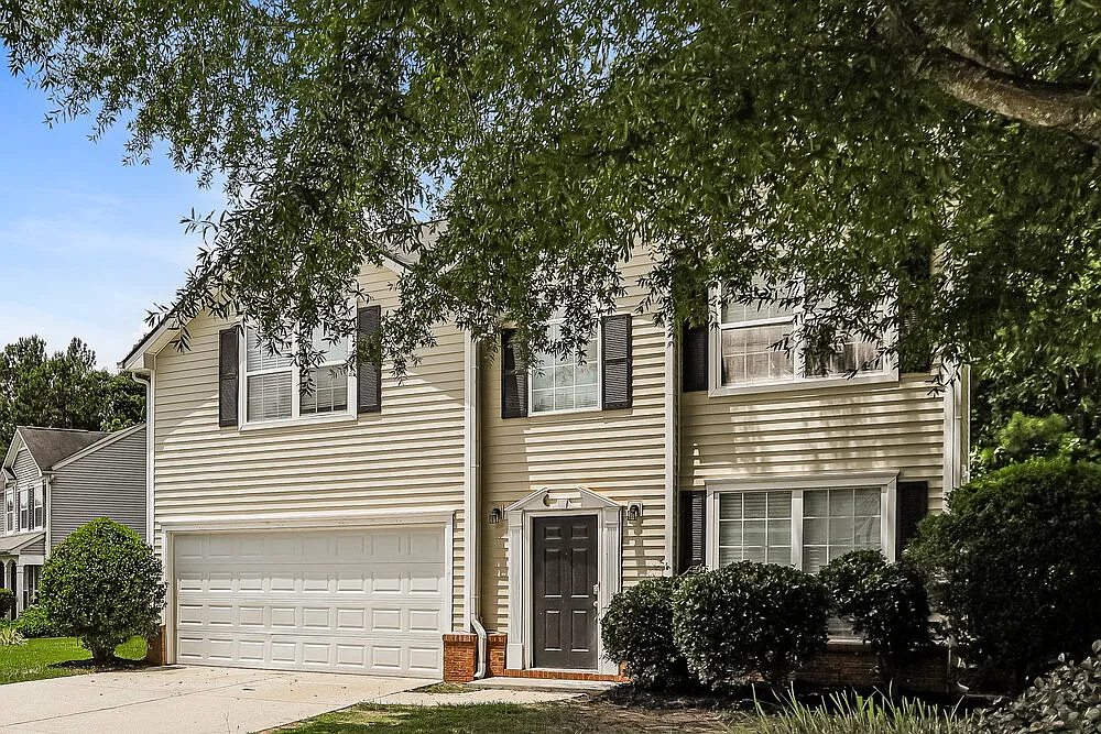 3 bed, 2.5 bath, 1888 sqft, $2,090 — Photo 4