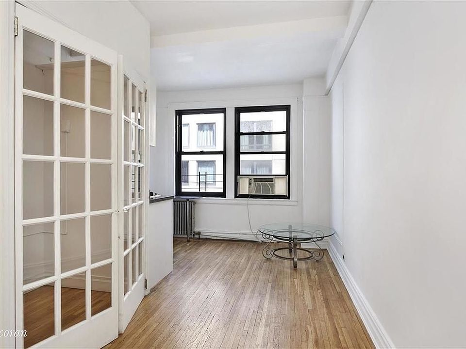 1st image of 457 W 57th St #712