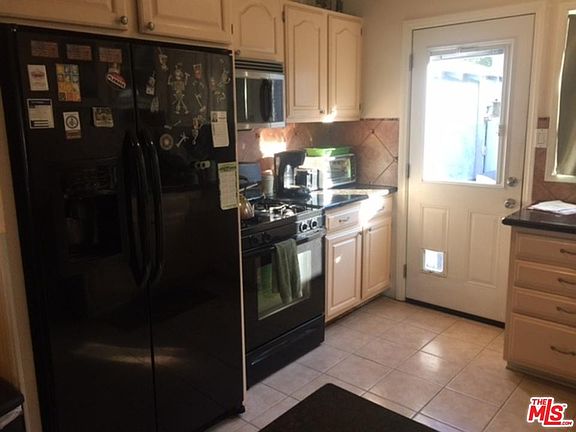 5th image of 7736 Midfield Ave