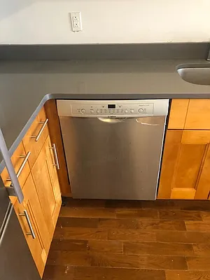 Rented by Alexander Bilu, LREB | media 15