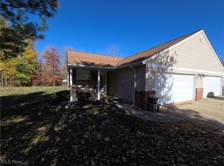 712 N Creek Dr, Painesville, OH 44077