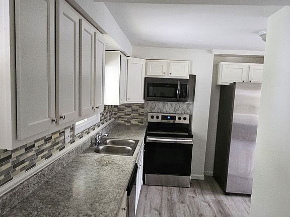 5th image of 14 Church St #14