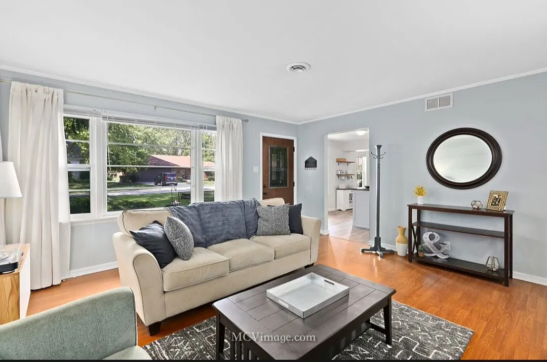 3 bed, 1658 sqft, $2,650 — Photo 2