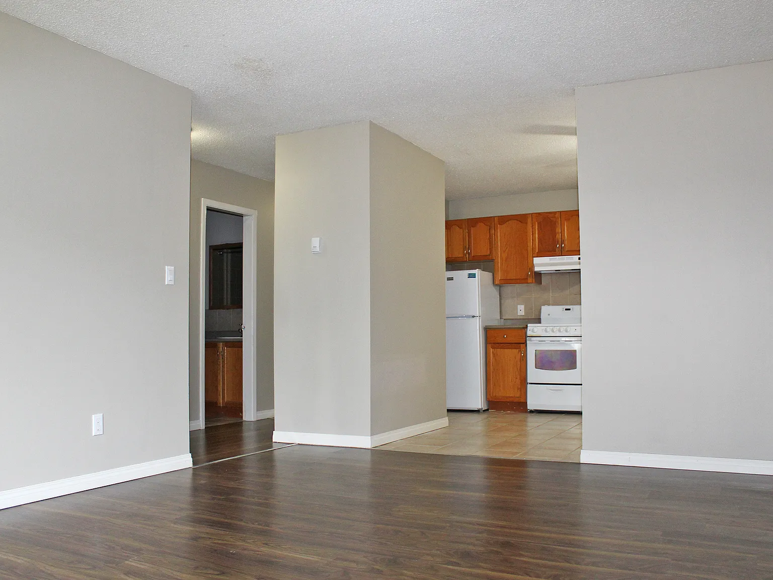 Whitehouse Apartments — Photo 2