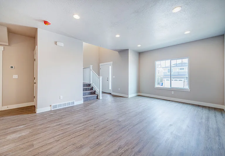 2598 N Cormac Pl #OVER GARAGE — Photo 4