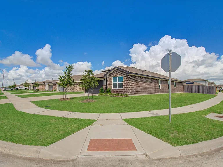 14543 Rain Tree Dr — Photo 6