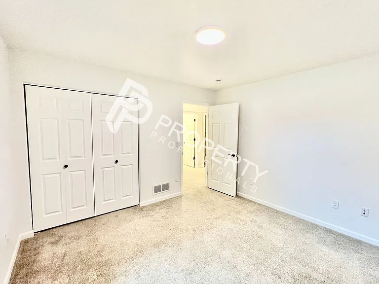 94 Castle Ridge Dr — Photo 16