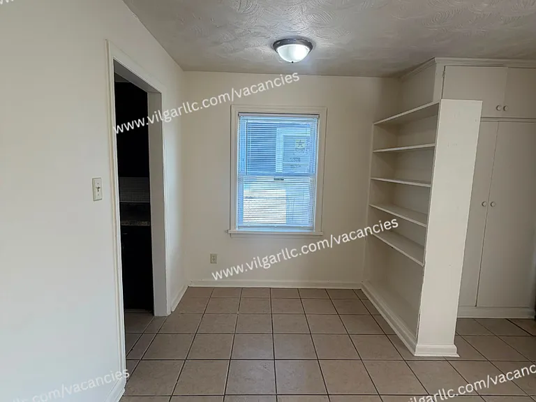 727 Mount St — Photo 8