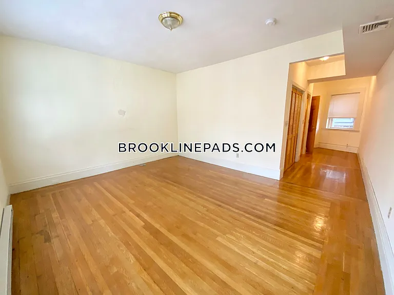 1414 Beacon St #3F — Photo 10