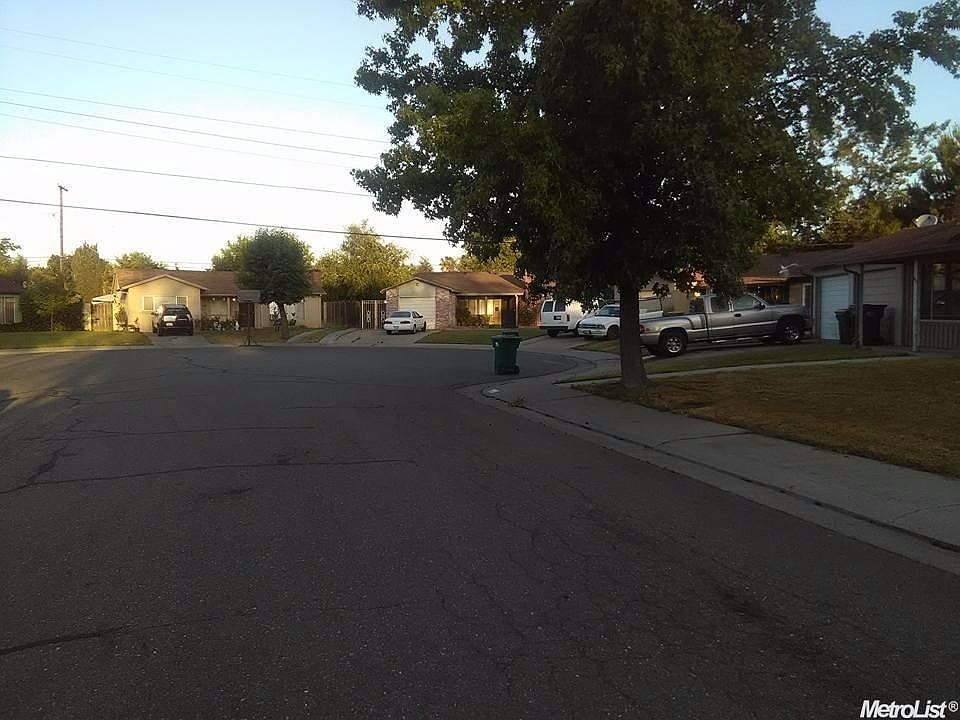2nd image of 643 N East St