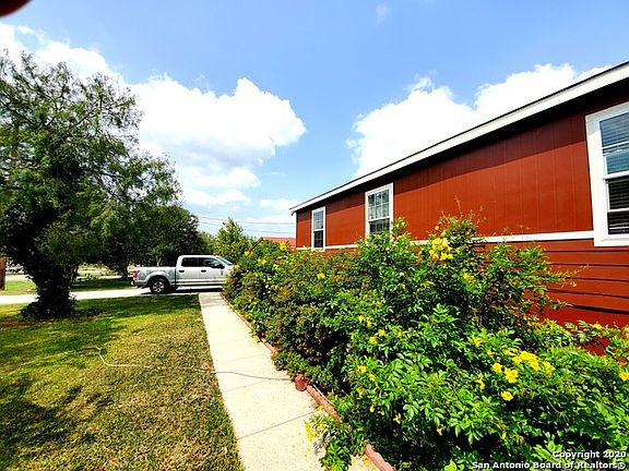 4th image of 130 County Road 3822