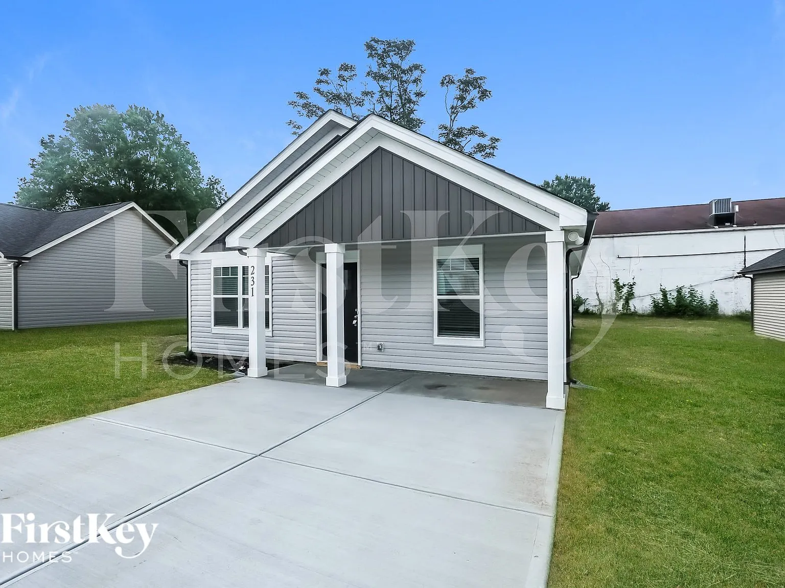 3 bed, 2.0 bath, 1204 sqft, $1,940 — Photo 3