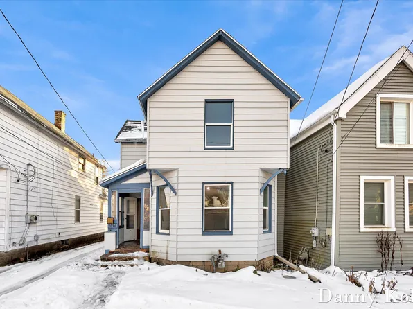 1036 Logan St SE, Grand Rapids, MI 49506