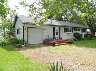 5444 Lakeshore Rd, Deckerville, MI 48427