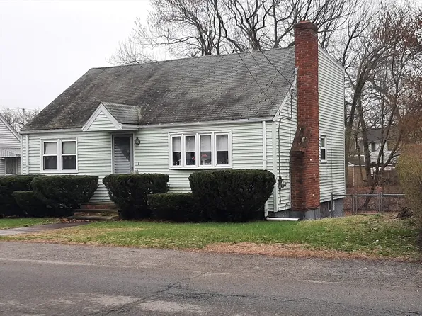 118 Elwell St, Malden, MA 02148