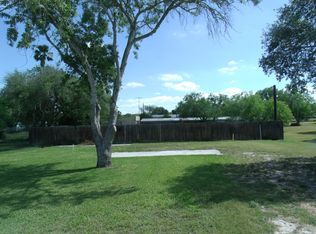 24726 Lakeshore Dr, Mathis, TX 78368