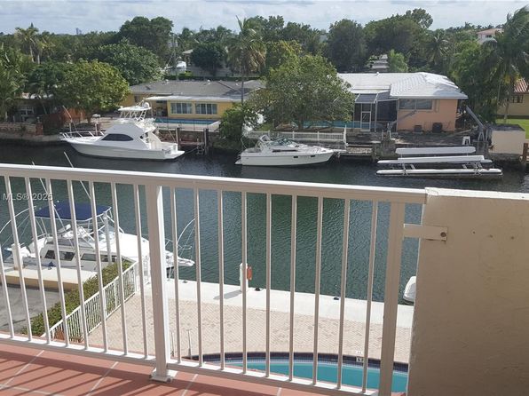 2020 NE 135th St APT 406