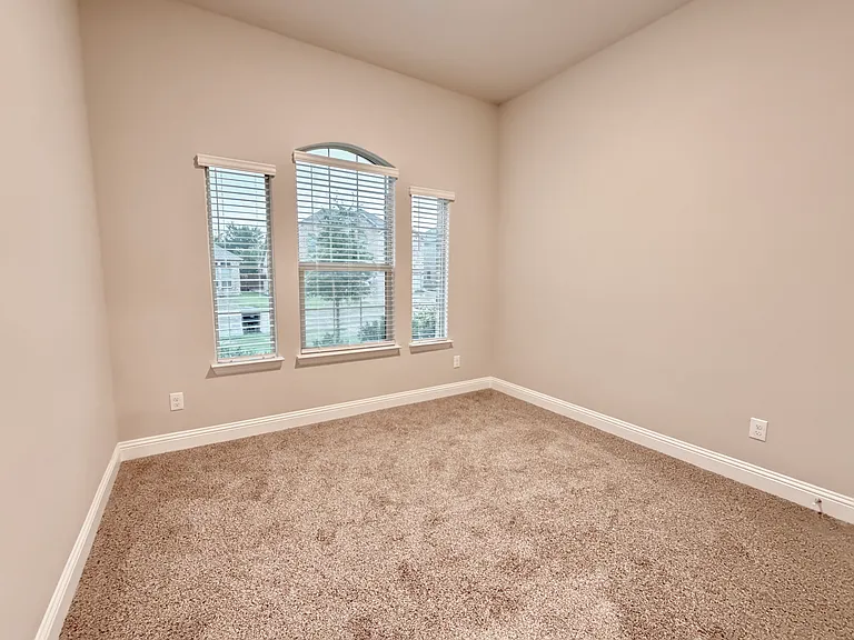 3648 Walnut Ridge Dr — Photo 13