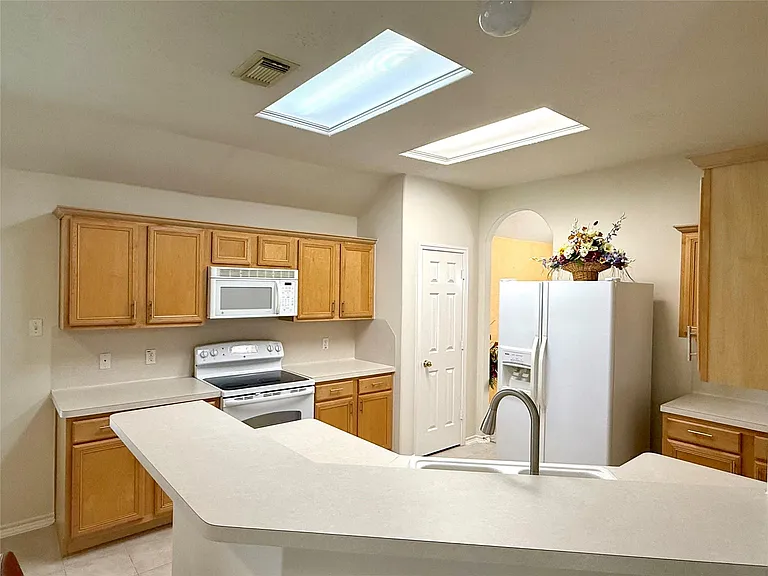 5610 Gaffney Ln — Photo 10