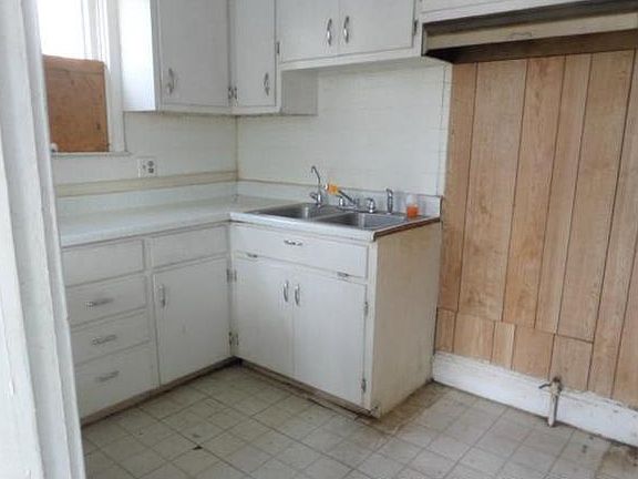 5th image of 1532 S Hardy Ave