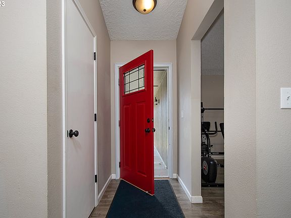 4th image of 14906 NE Columbine Dr