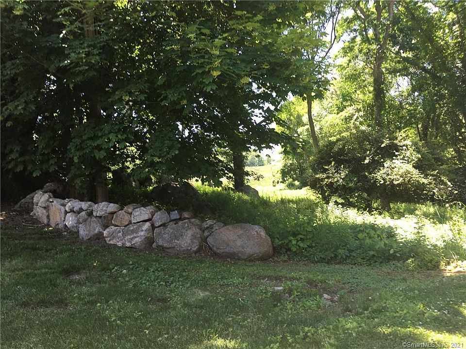 2nd image of 9 School House Rd