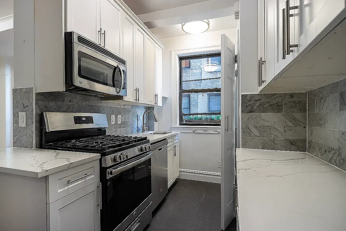 27 West 96th Street — Photo 3