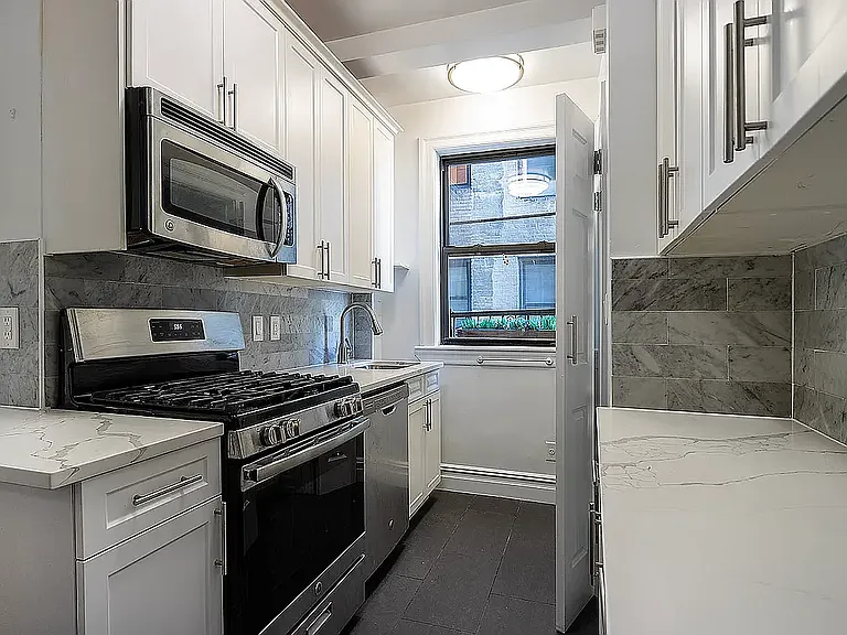 27 W 96th St #11-C — Photo 5
