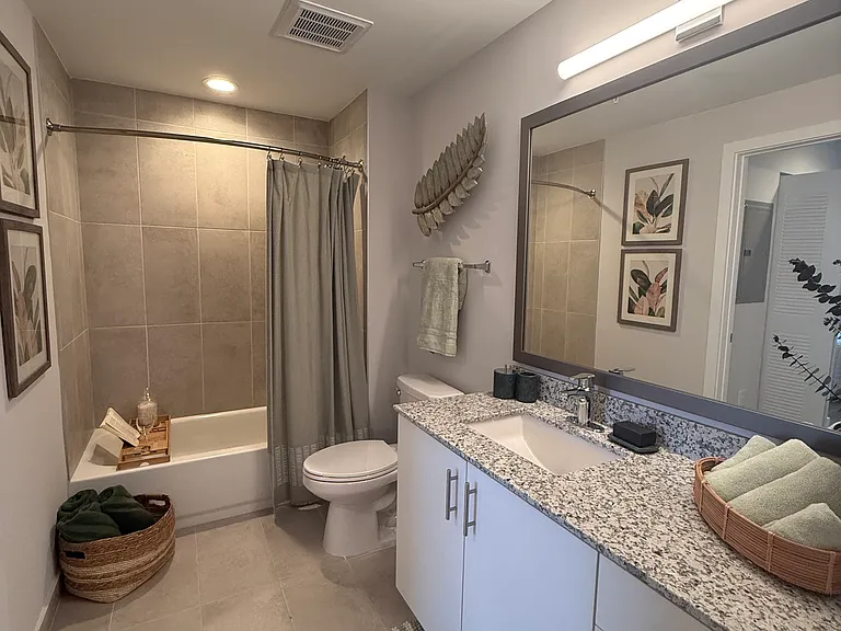 1435 W 31st St #B — Photo 6