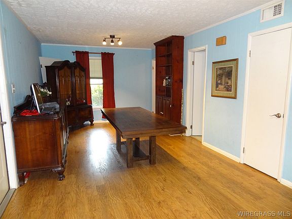 4th image of 27 Andrews Dr