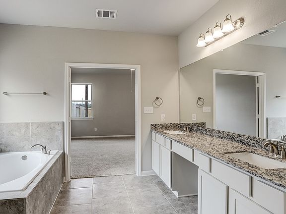 Relaxing owner s luxury bath