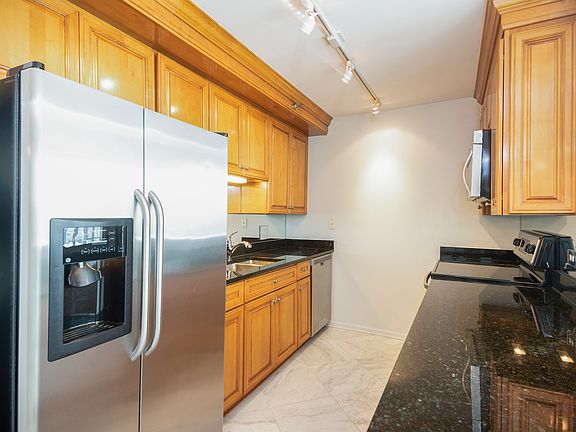 2nd image of 345 N La Salle Dr APT 3702