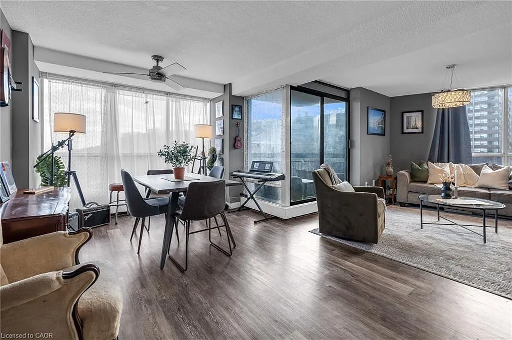 150 Charlton Ave E #1406 photo 1