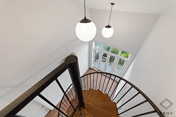 Rented by ERNY LLC | media 15