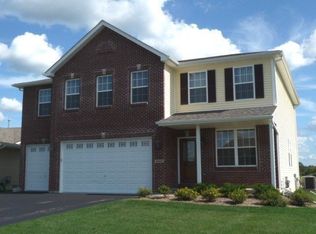 2945 Vaughndale Dr, Machesney Park, IL 61115