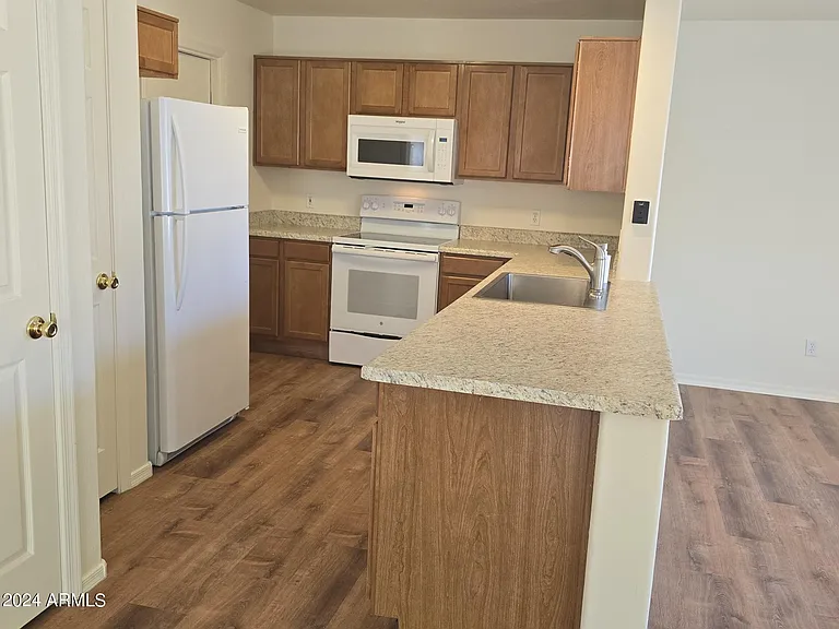 12012 W Rosewood Dr — Photo 7