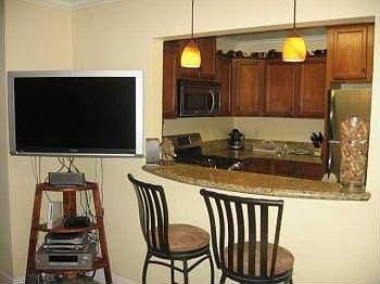 4th image of 4479 Marlborough Ave Unit 7