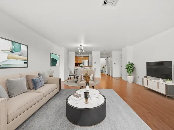 173 Oak St APT 109W, Newton Upper Falls, MA 02464