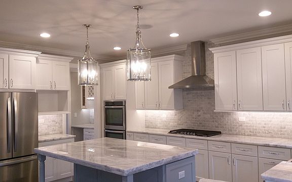 5th image of 639 W Gladys Ave