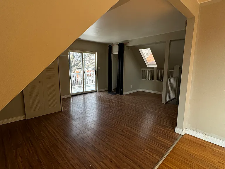 348 Gladstone Ave #3 — Photo 9