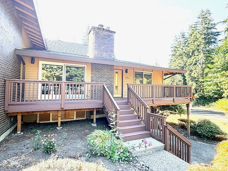 3rd image of 17120 NE 2nd Place