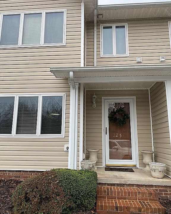 1st image of 3257 White Oak Ct #J-5