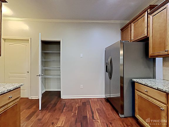 4th image of 3428 Woodshade Dr