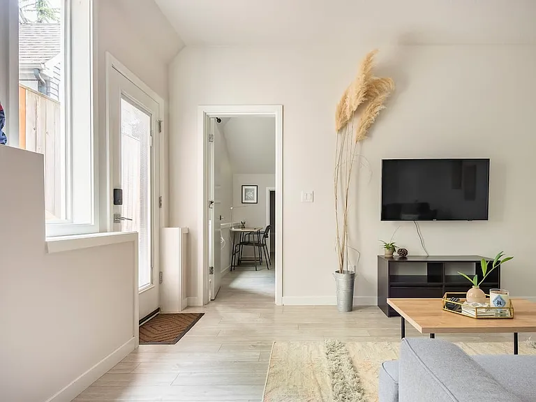 5201 NE 14th Pl #B — Photo 7