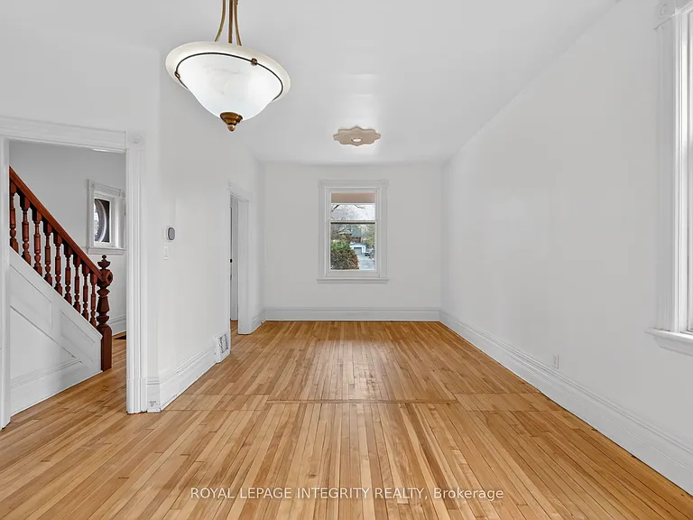 56 Grosvenor Ave — Photo 10
