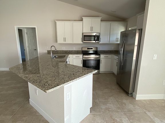 5th image of 855 Cumberland Rd