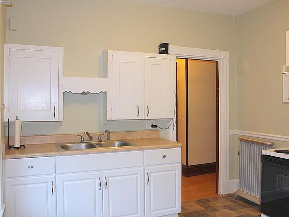 3rd image of 63 Whitman Ave #2R