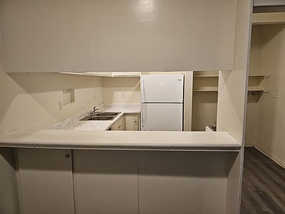 3rd image of 2455 Windsor Dr #2455