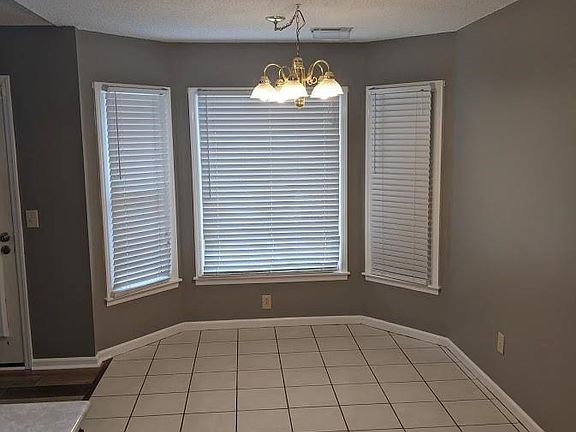 5th image of 104 Fernglen Cir